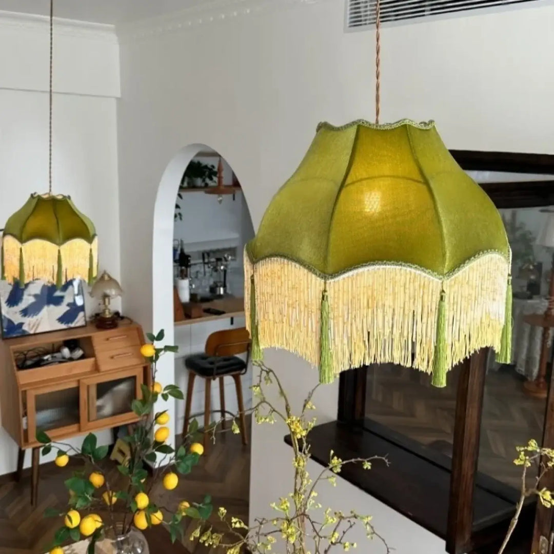 Suspension luminaire au style vintage vert avec franges dorées