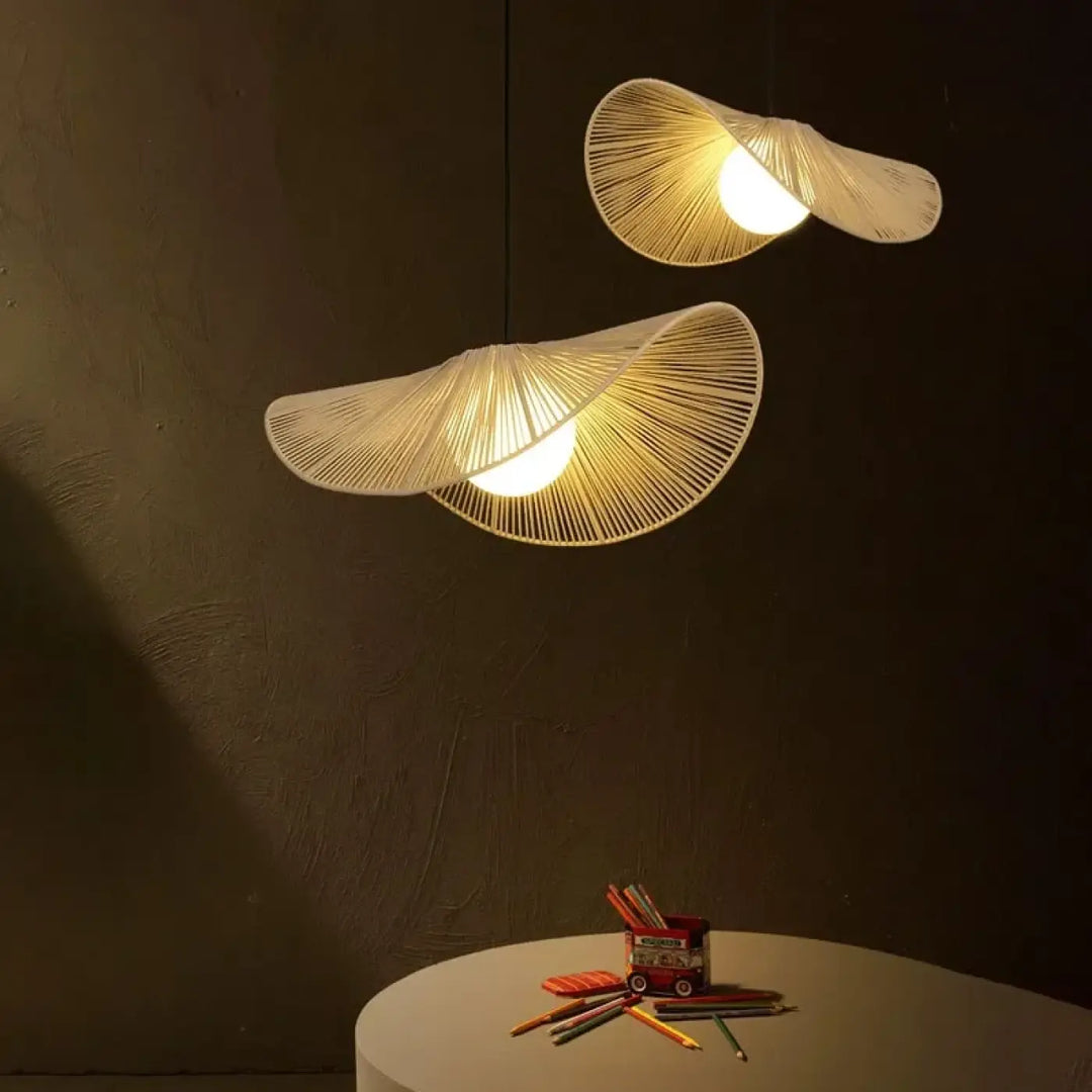 Suspension luminaire design aux formes organiques
