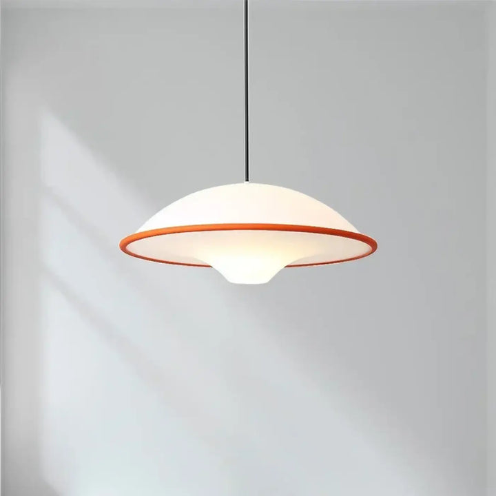 Suspension moderne blanche design épuré salle à manger

