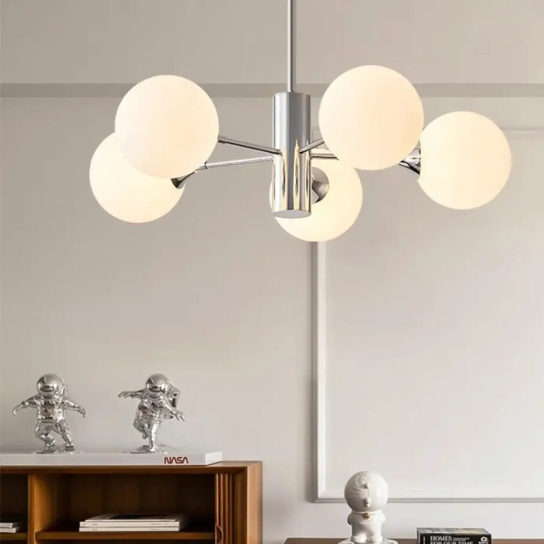 Suspension moderne chrome à globes en verre opalin style contemporain

