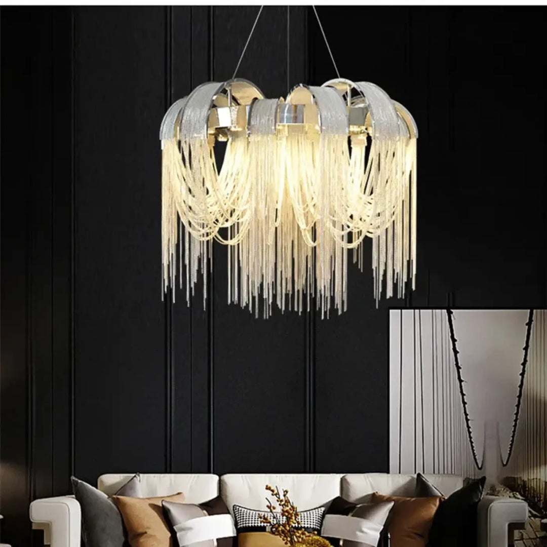 Suspension Moderne Dorée À Franges Élégante Et Tendance Style