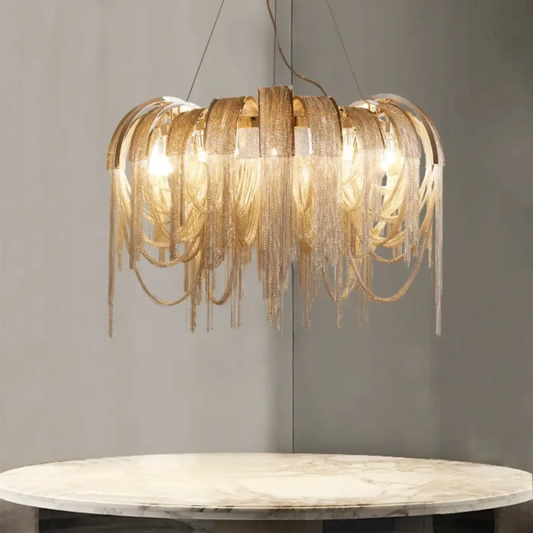 Suspension Moderne Dorée À Franges Élégante Et Tendance Style