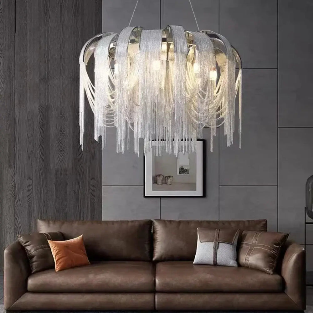 Suspension Moderne Dorée À Franges Élégante Et Tendance Style