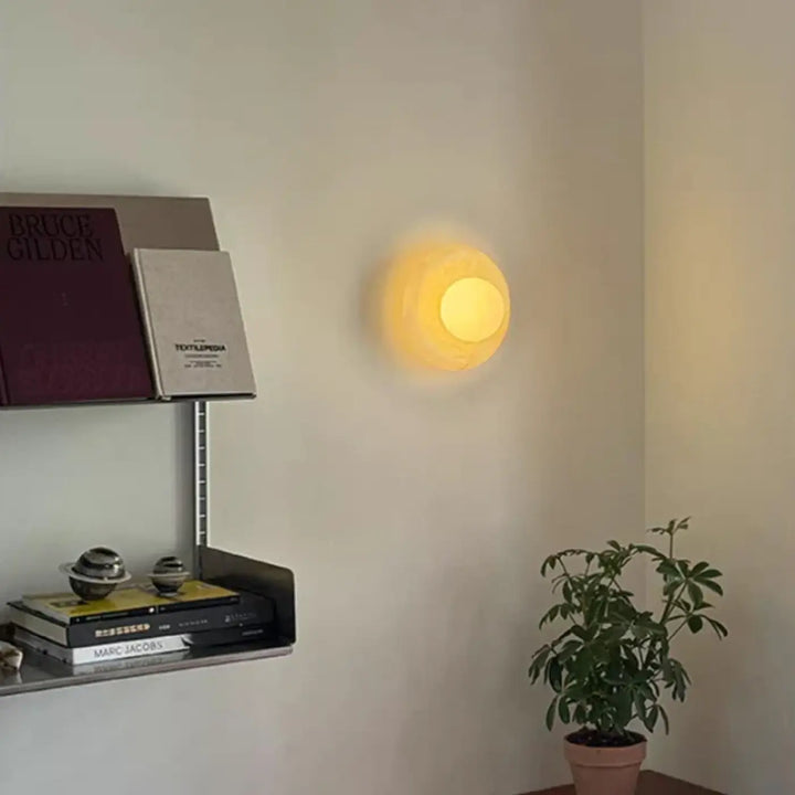 Suspension murale en marbre avec lumière en verre design élégant