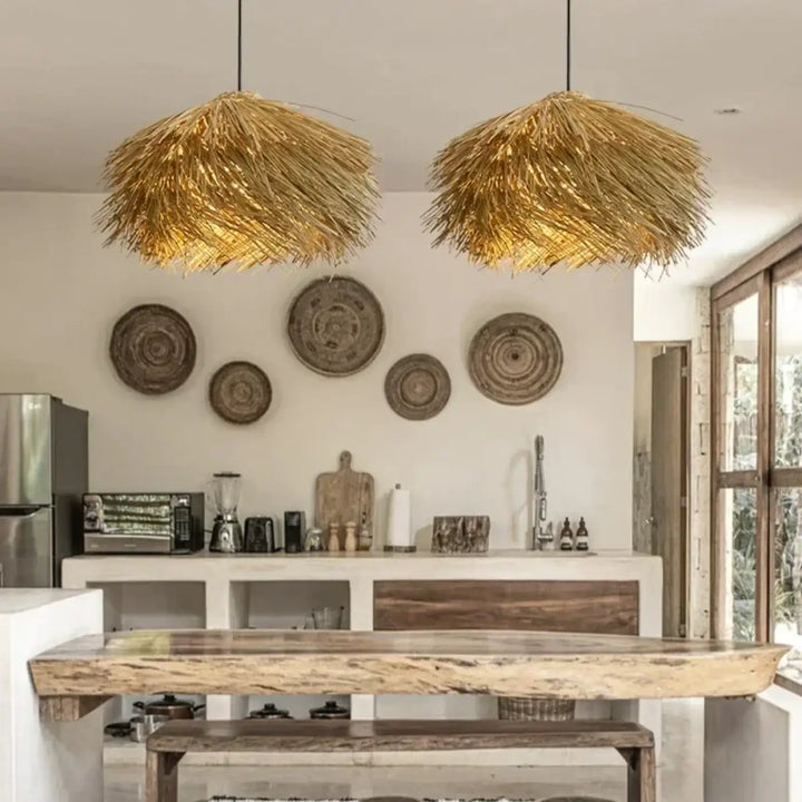 Suspension en paille naturelle style bohème chic lumineux

