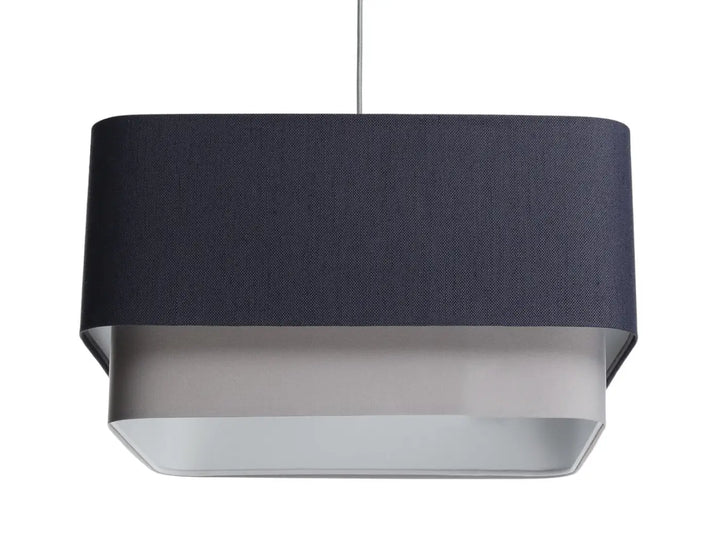 Suspension luminaire kwadro duo bleu marine avec abat-jour rectangulaire en tissu bleu marine et intérieur métallique argenté