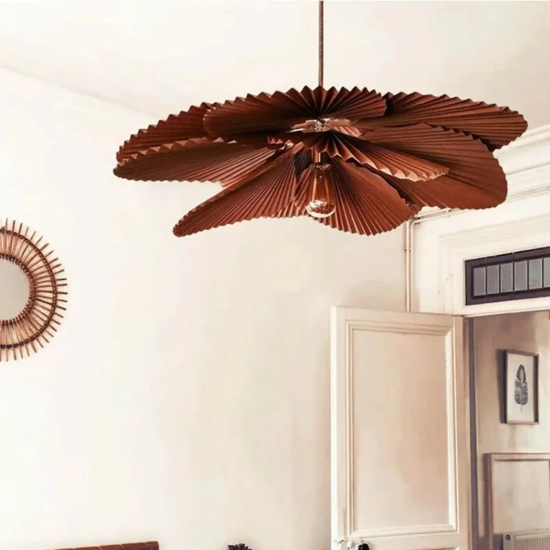 Suspension plissée marron style bohème chic en papier kraft

