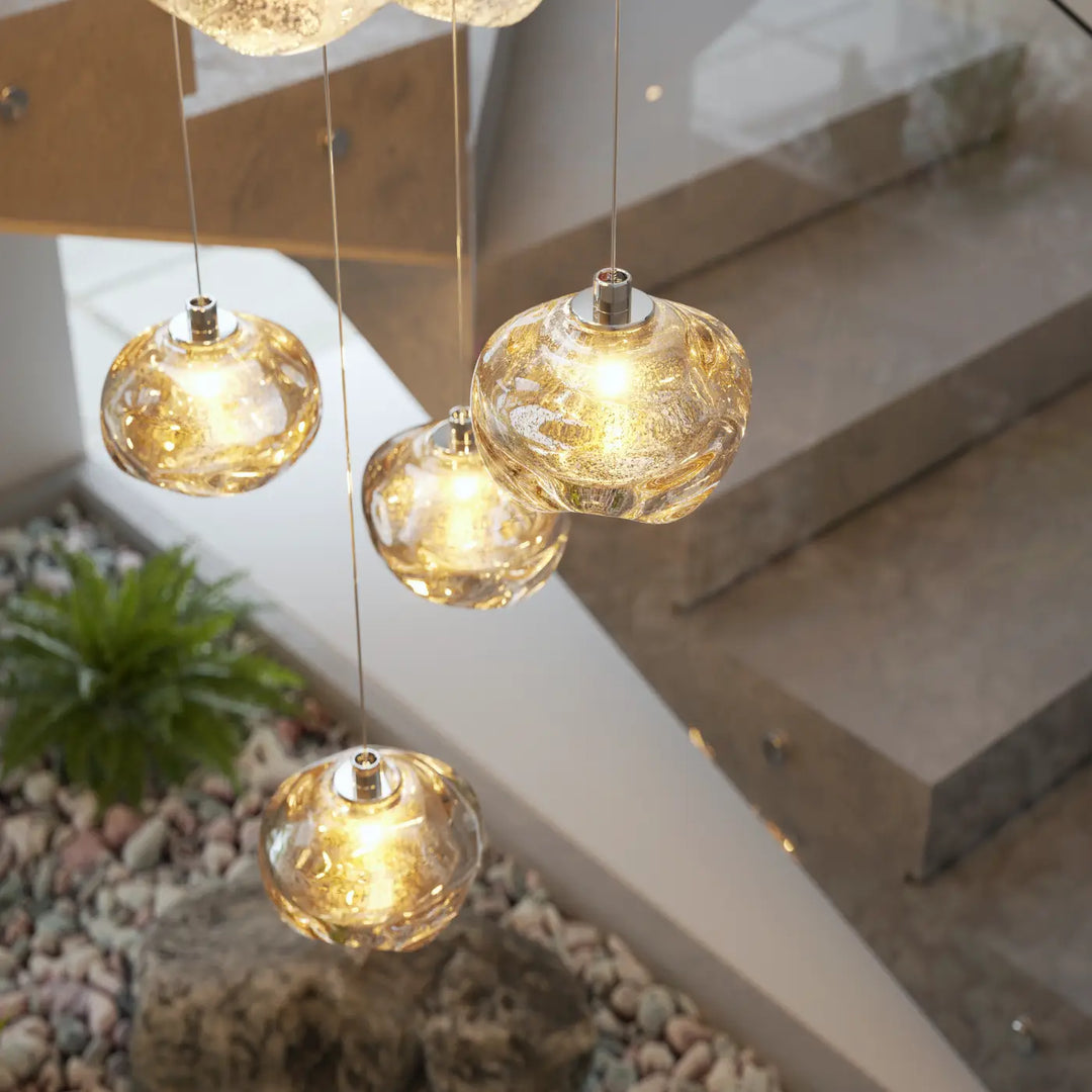 Suspension luminaire collection raw en verre soufflé doré avec verre texturé et ampoules lumineuses chaudes