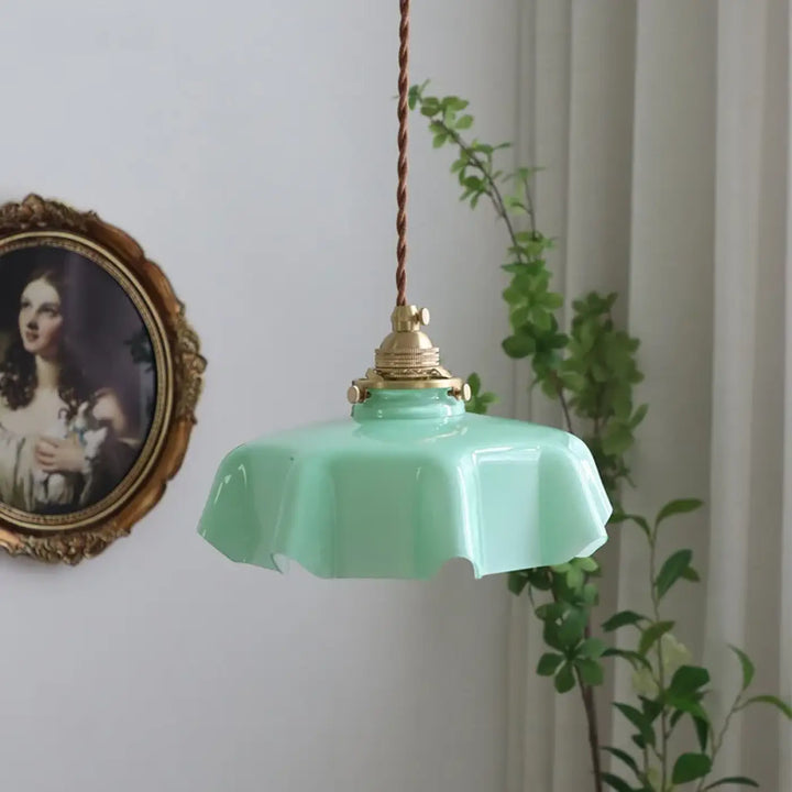 Suspension Rétro En Verre Ondulé Rose Et Laiton Vieilli