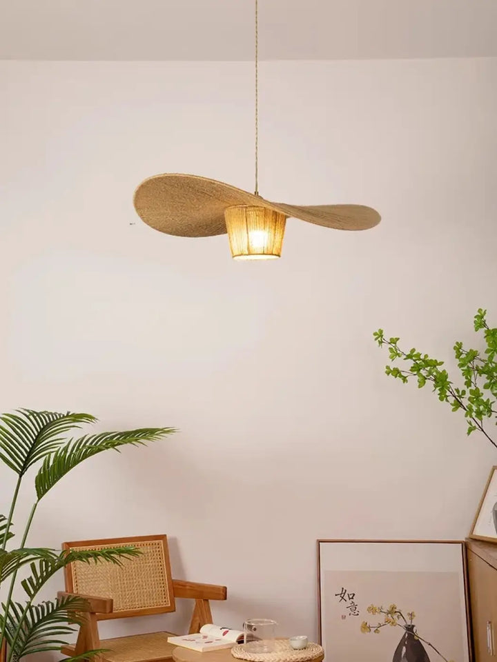 Suspension rotin forme aile naturelle style bohème élégant

