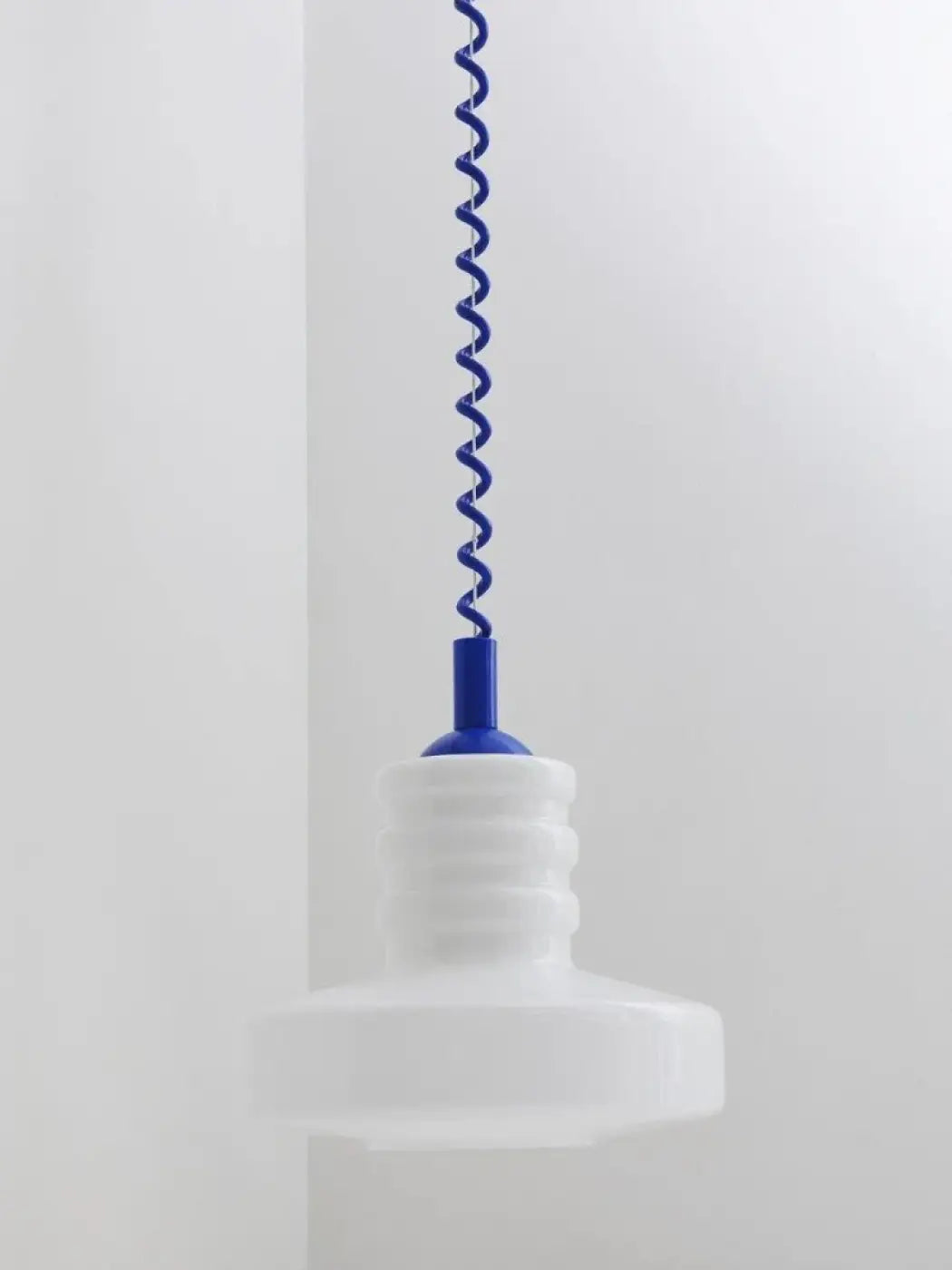 Suspension scandinave Verre Blanc et Câble Torsadé 