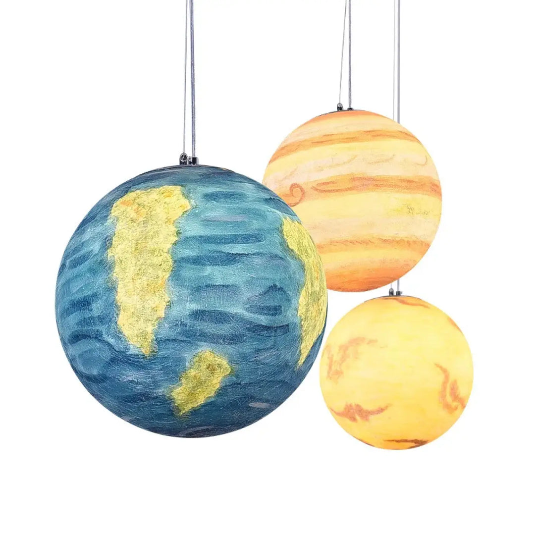 Suspension Système Solaire Avec Planètes Et Nuages

