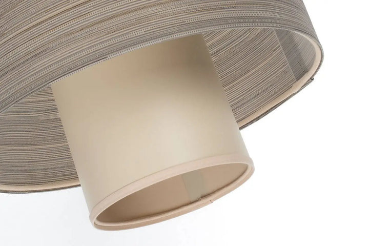Suspension taupe double avec abat-jour beige texturé et doublure intérieure lisse pour luminaire twin crème