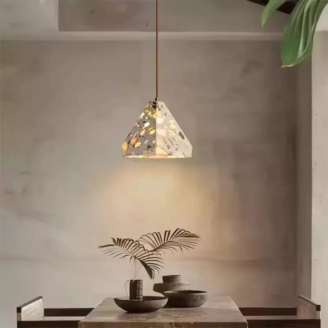 Suspension terrazzo et rotin style naturel pour salon

