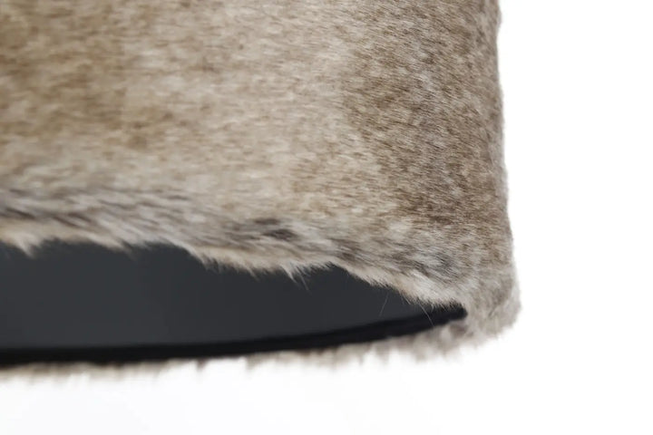 Beige faux fur suspension luminaire bear light avec base noire en tissu beige texturé pour décoration intérieure