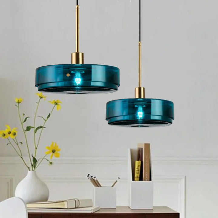 Suspension en verre bleu design moderne pour salle à manger