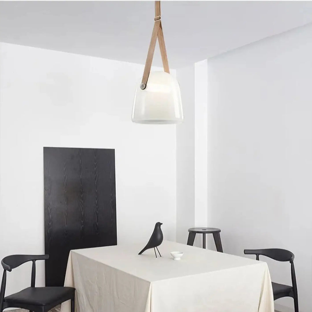 Suspension en verre fumé avec sangles en cuir élégant