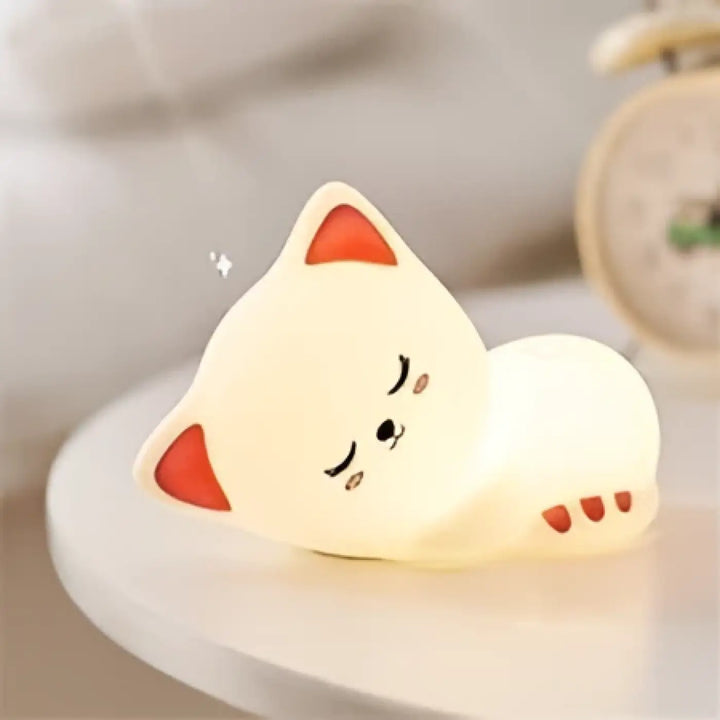 Veilleuse chat adorable minouka en forme de chat blanc doux et lumineux avec oreilles et pattes rouges