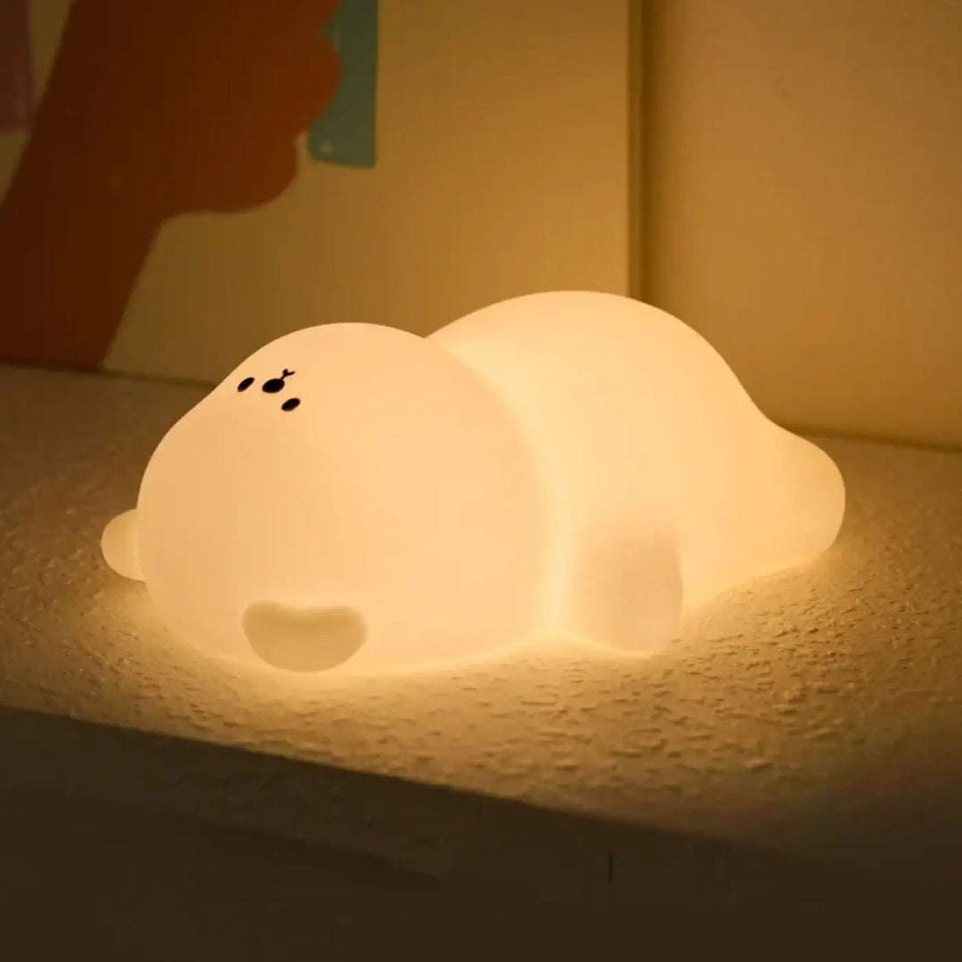 Veilleuse bearry en silicone blanc doux en forme d animal endormi pour une lumière douce et des instants précieux
