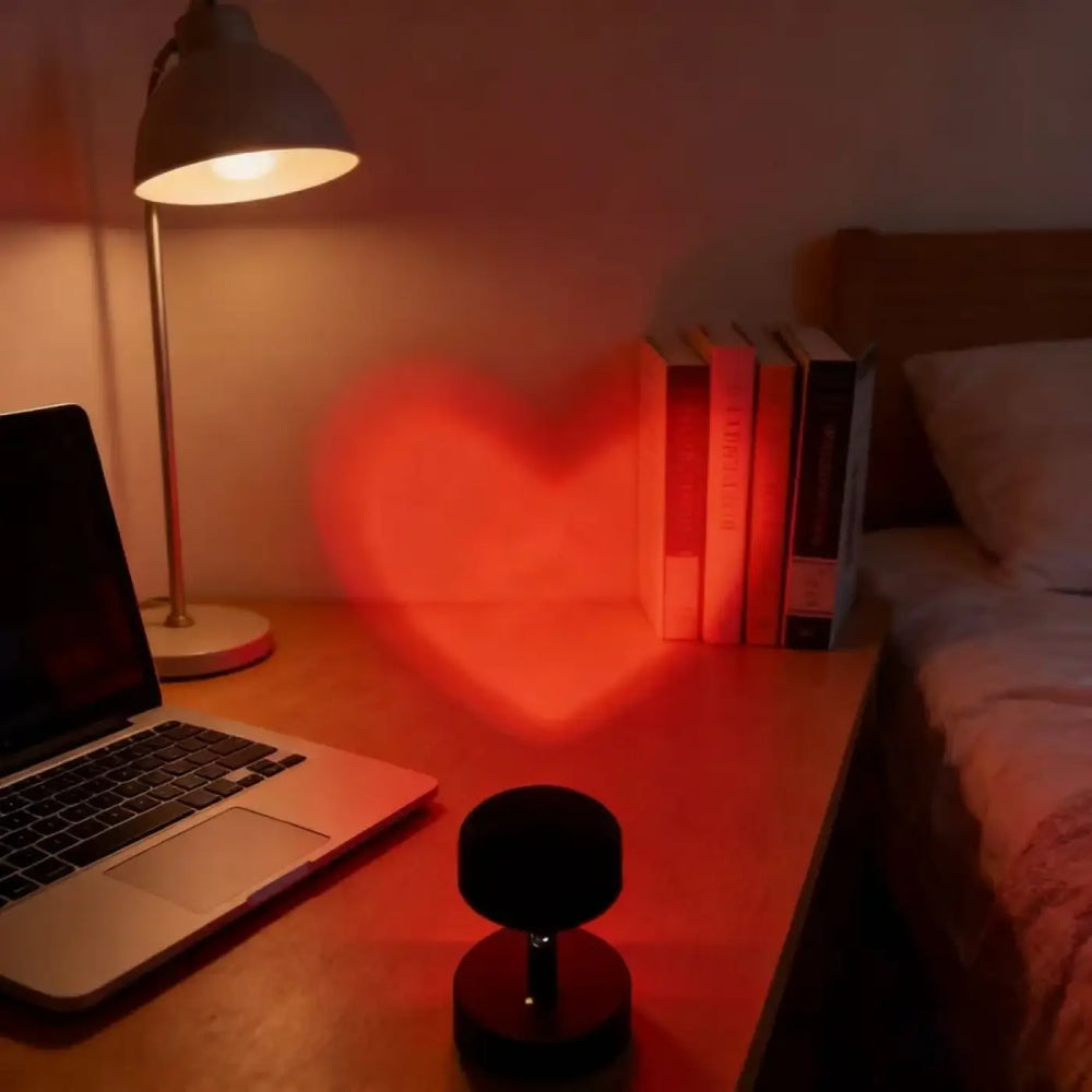 Veilleuse projecteur en forme de coeur au style romantique