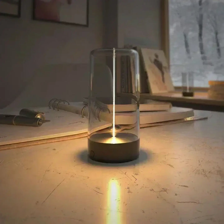 Veilleuse épurée veilleuse wiriah en verre cylindrique avec base métallique foncée et lumière douce pour chambre à coucher