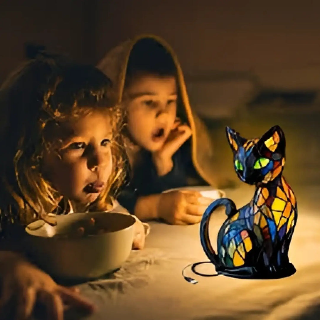 Veilleuse féline en verre teinté avec lampe chat en bleu, vert et jaune pour éclairage décoratif bâstet