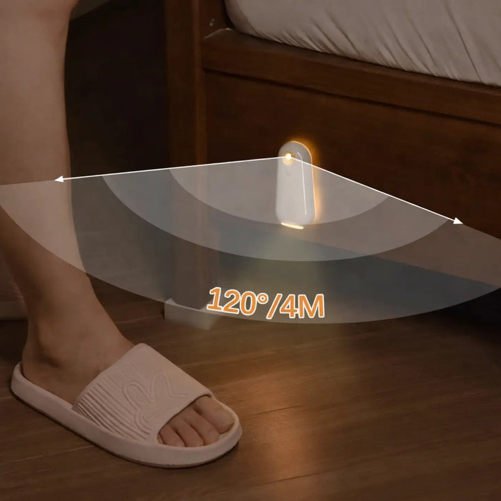 Veilleuse intelligente smarty blanche avec design incurvé et lumière colorée chaude pour un éclairage doux