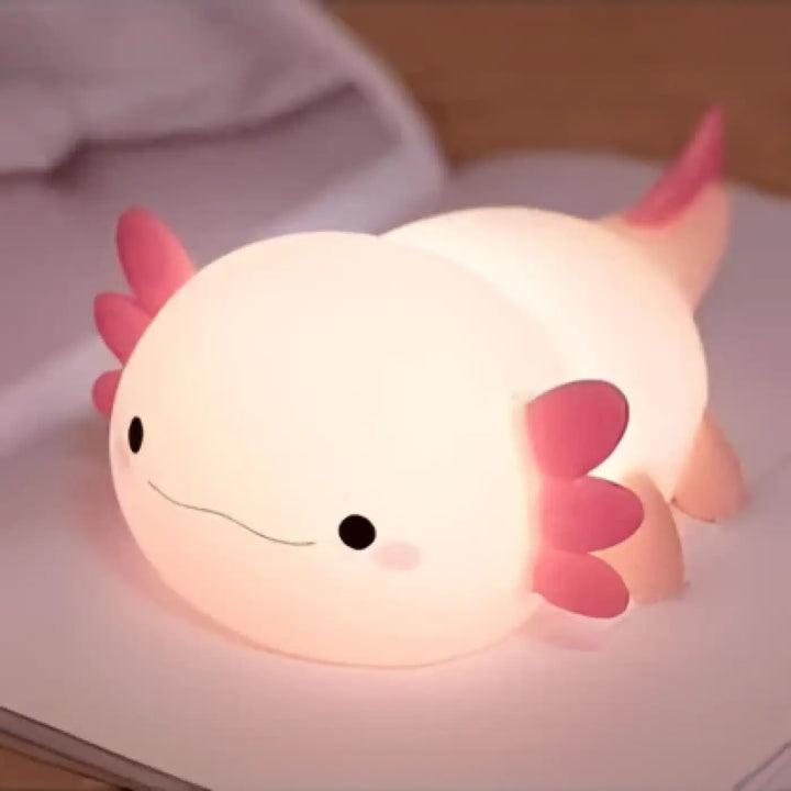Veilleuse salamandre lumineuse en forme d axolotl doux avec branchies roses et sourire apaisant pour éclairage nuit